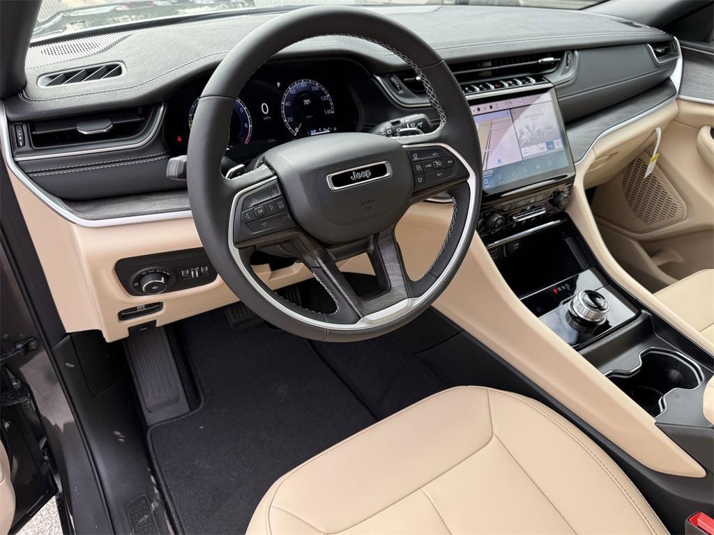 new 2025 Jeep Grand Cherokee car, priced at $37,583