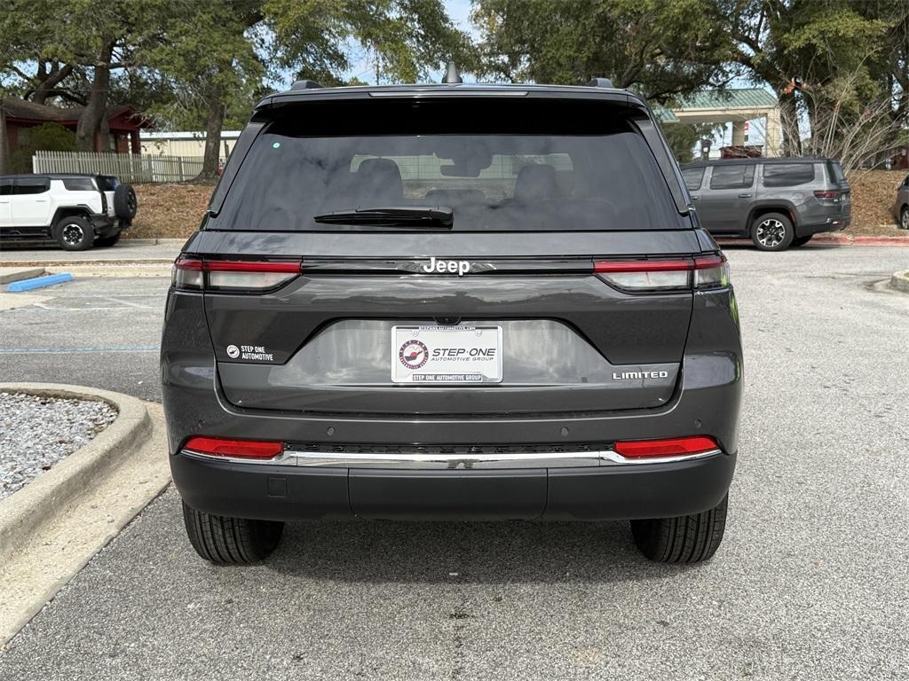 new 2025 Jeep Grand Cherokee car, priced at $37,583