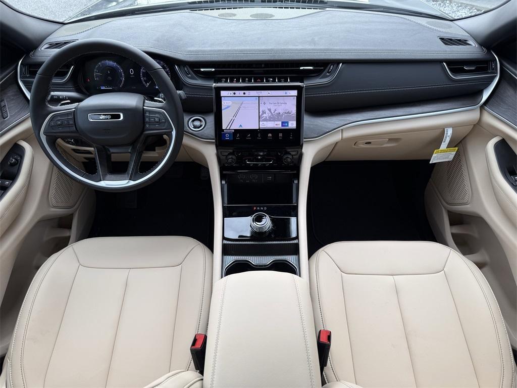new 2025 Jeep Grand Cherokee car, priced at $37,583