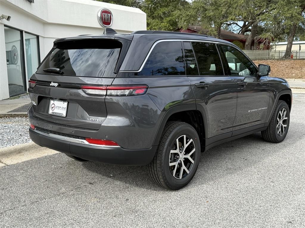 new 2025 Jeep Grand Cherokee car, priced at $37,583
