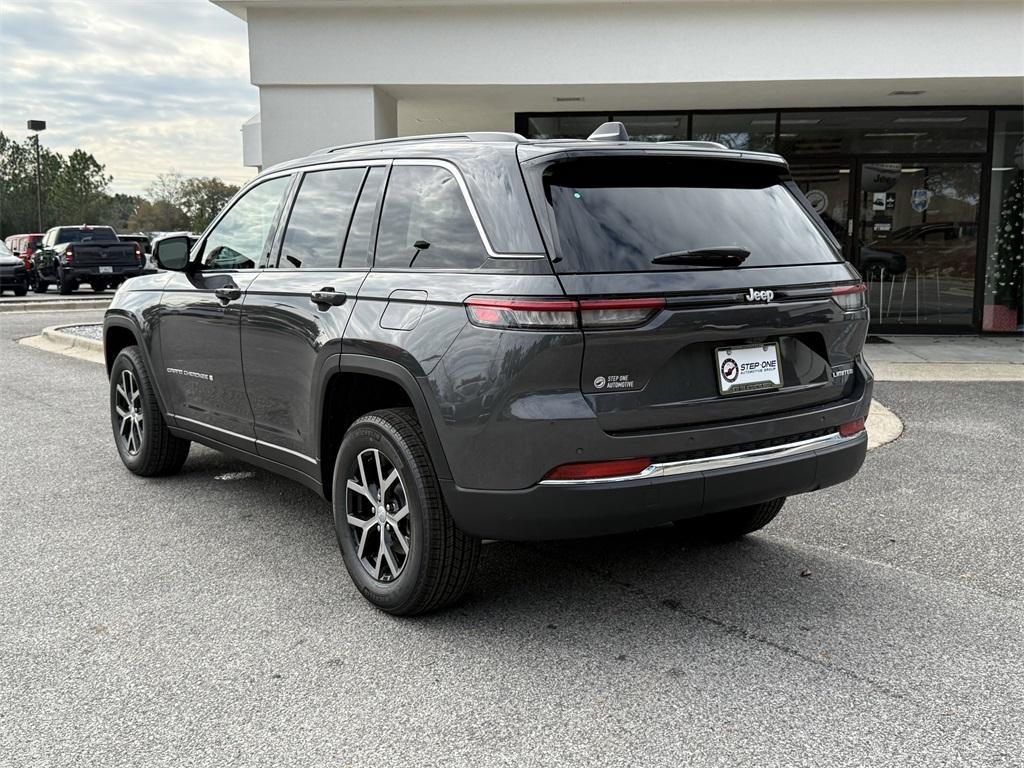 new 2025 Jeep Grand Cherokee car, priced at $37,583