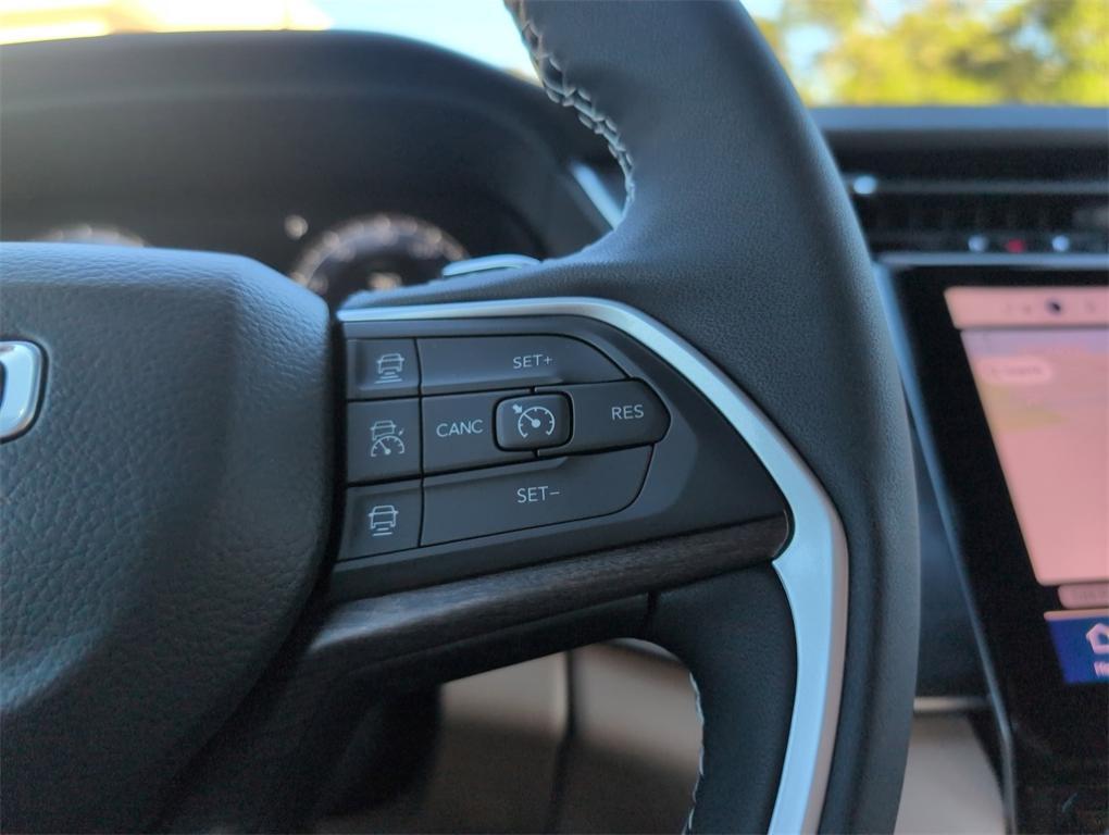 new 2025 Jeep Grand Cherokee car, priced at $39,902