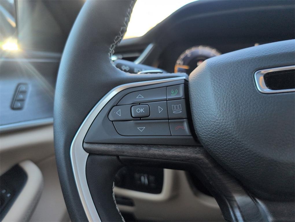 new 2025 Jeep Grand Cherokee car, priced at $39,902