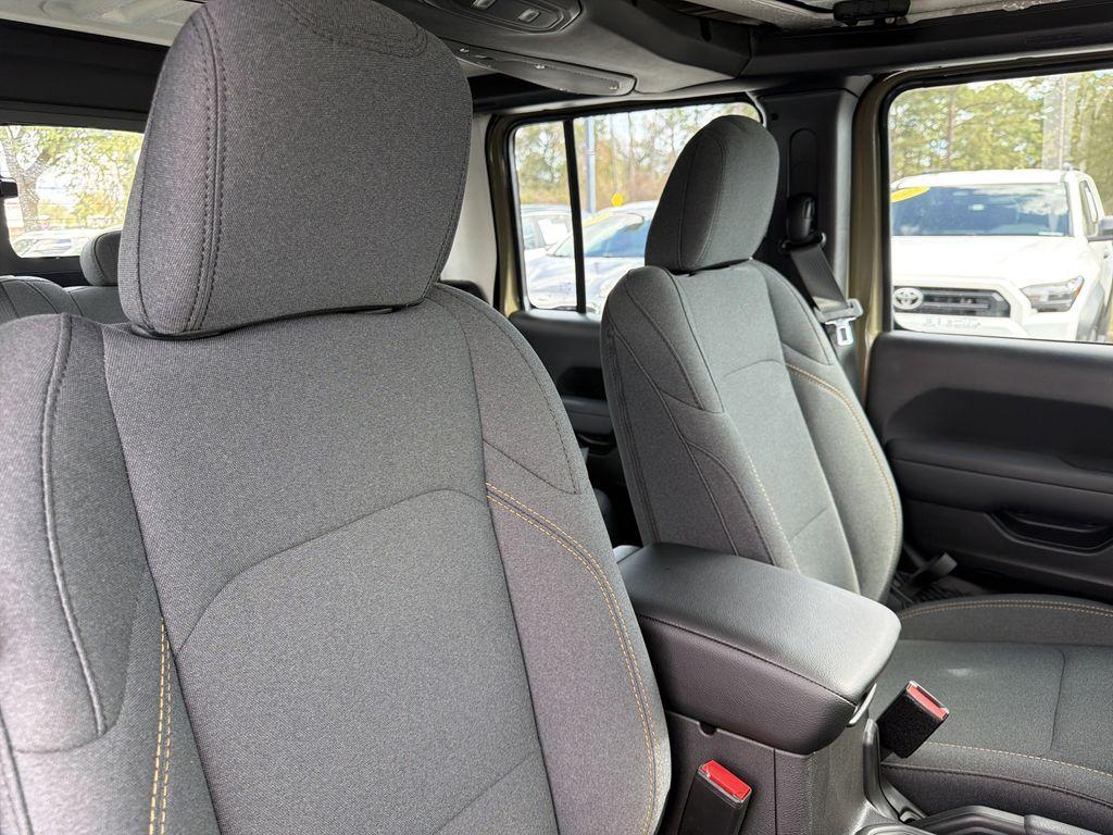 new 2026 Jeep Gladiator car, priced at $42,654