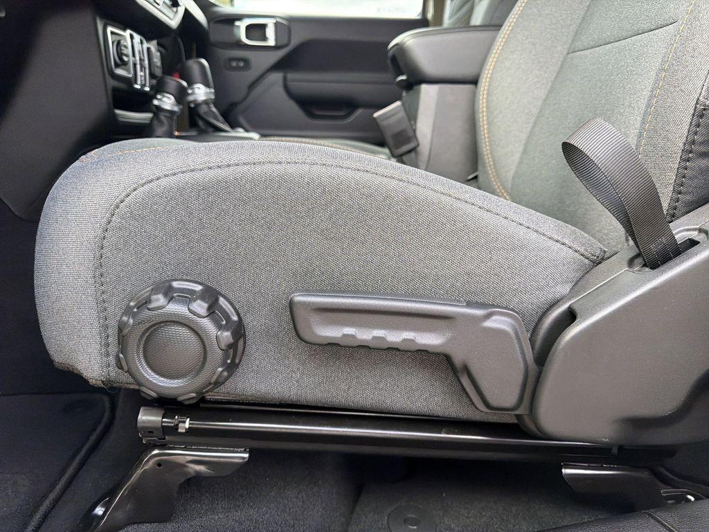 new 2026 Jeep Gladiator car, priced at $42,654