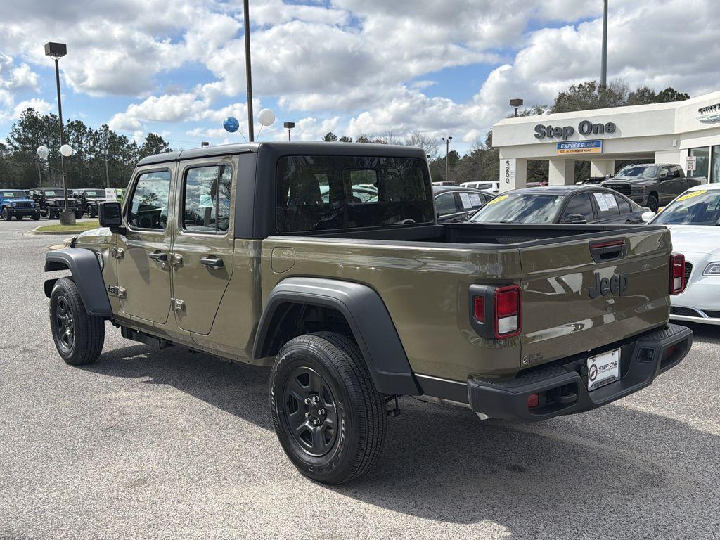 new 2026 Jeep Gladiator car, priced at $42,654