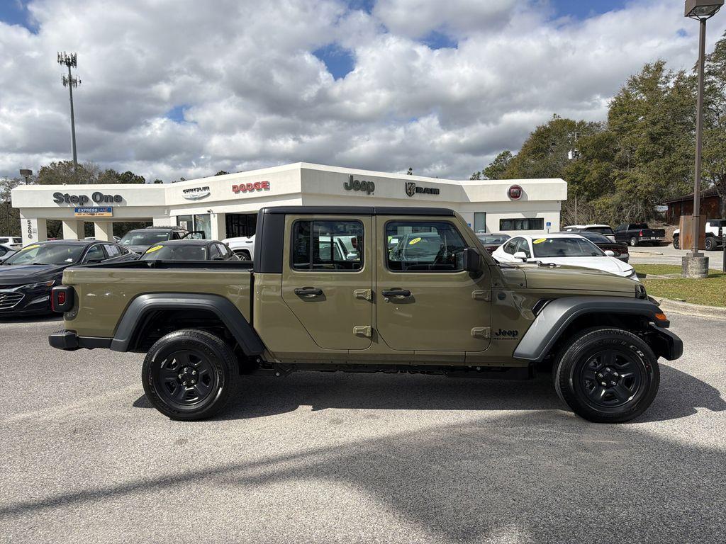 new 2026 Jeep Gladiator car, priced at $42,654