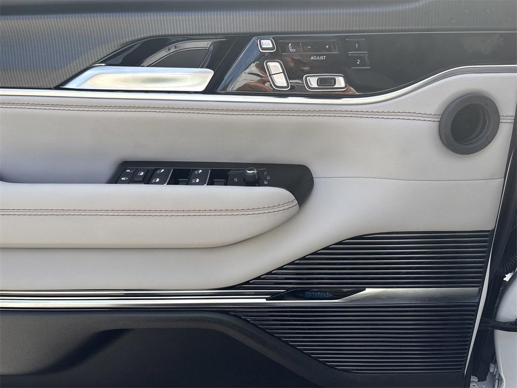 new 2026 Jeep Grand Wagoneer car, priced at $93,324