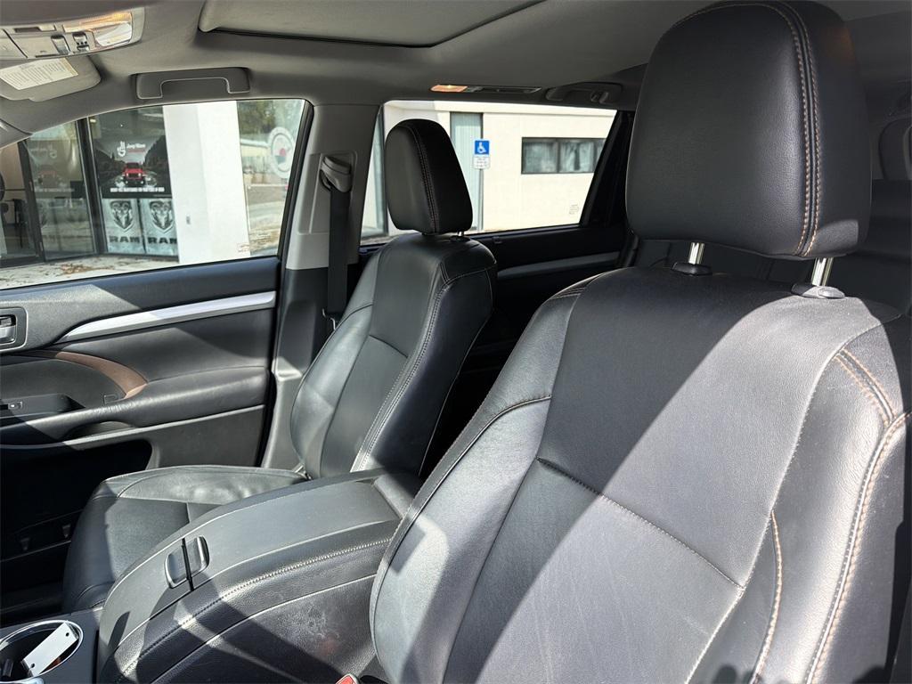 used 2018 Toyota Highlander car, priced at $22,676