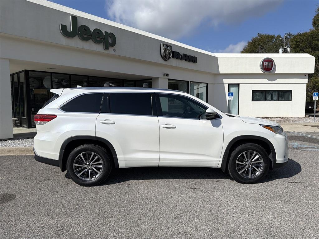 used 2018 Toyota Highlander car, priced at $22,676
