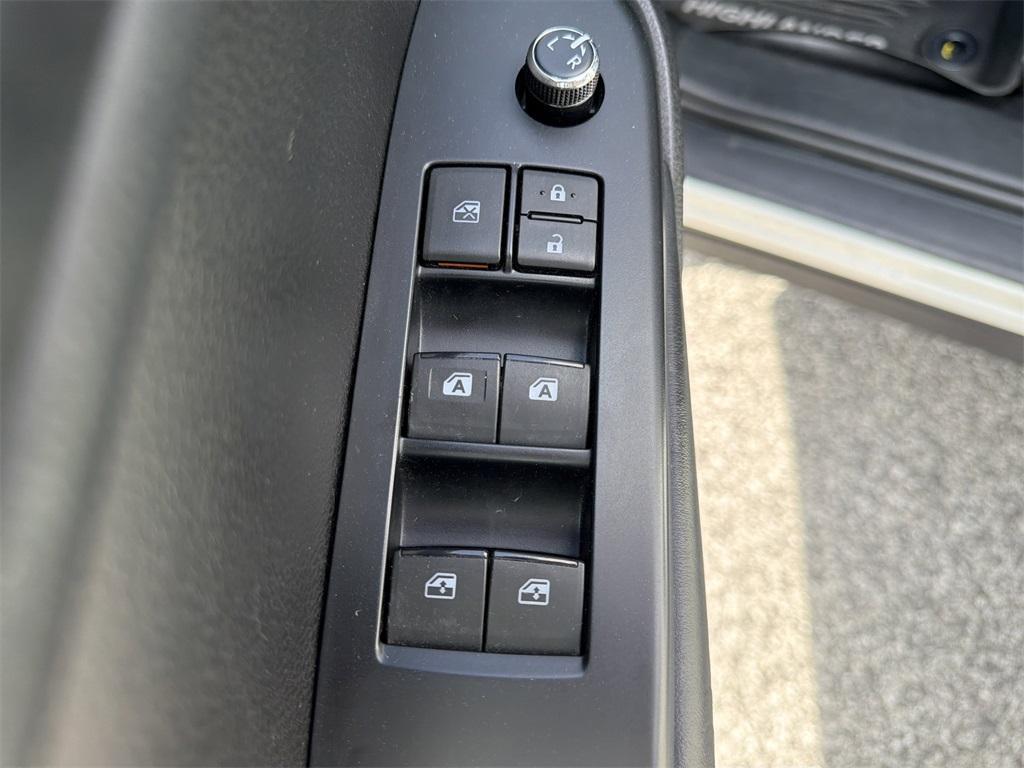 used 2018 Toyota Highlander car, priced at $22,676