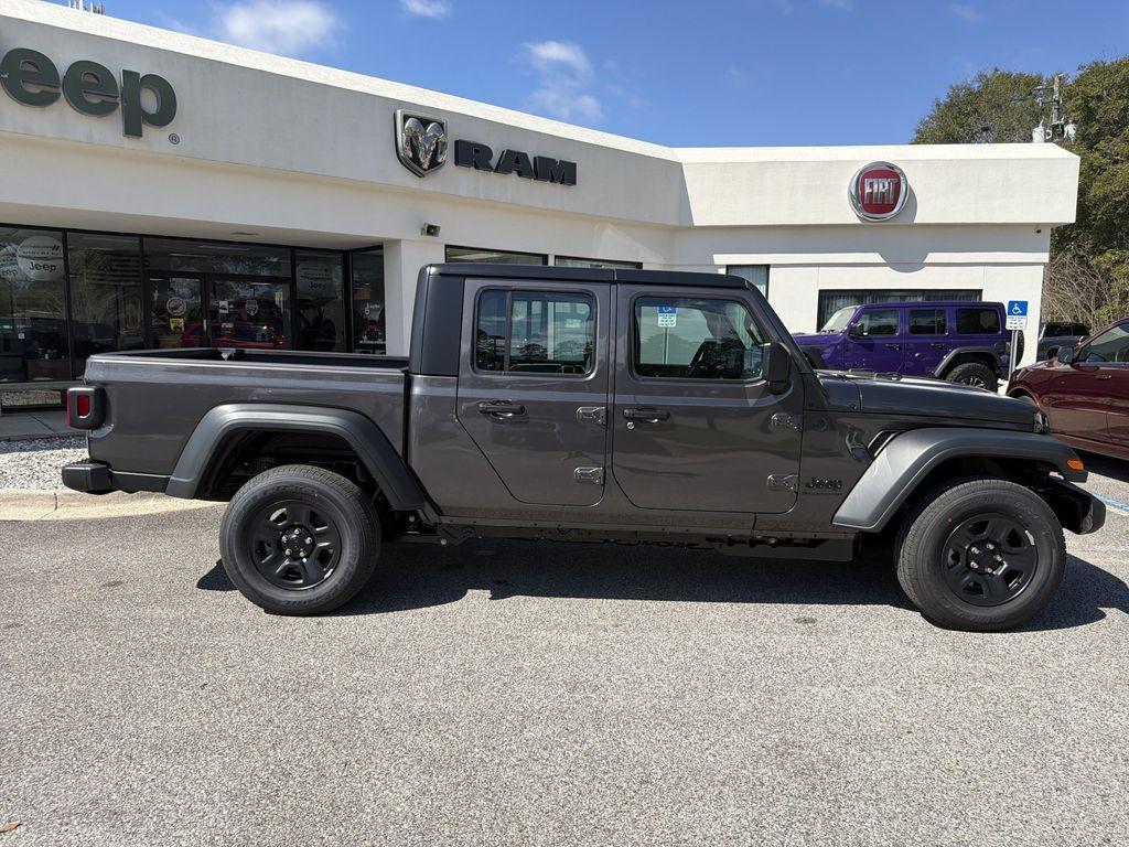 new 2026 Jeep Gladiator car, priced at $43,119