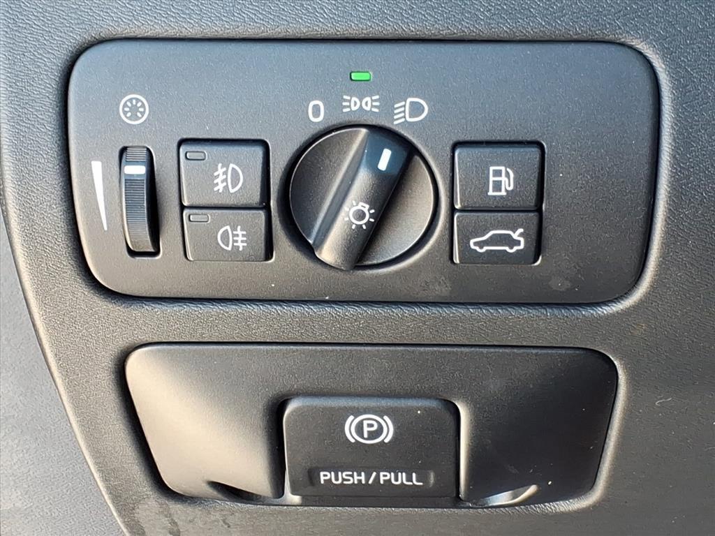 used 2008 Volvo S80 car, priced at $5,998