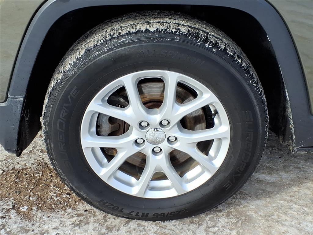 used 2014 Jeep Cherokee car, priced at $6,898