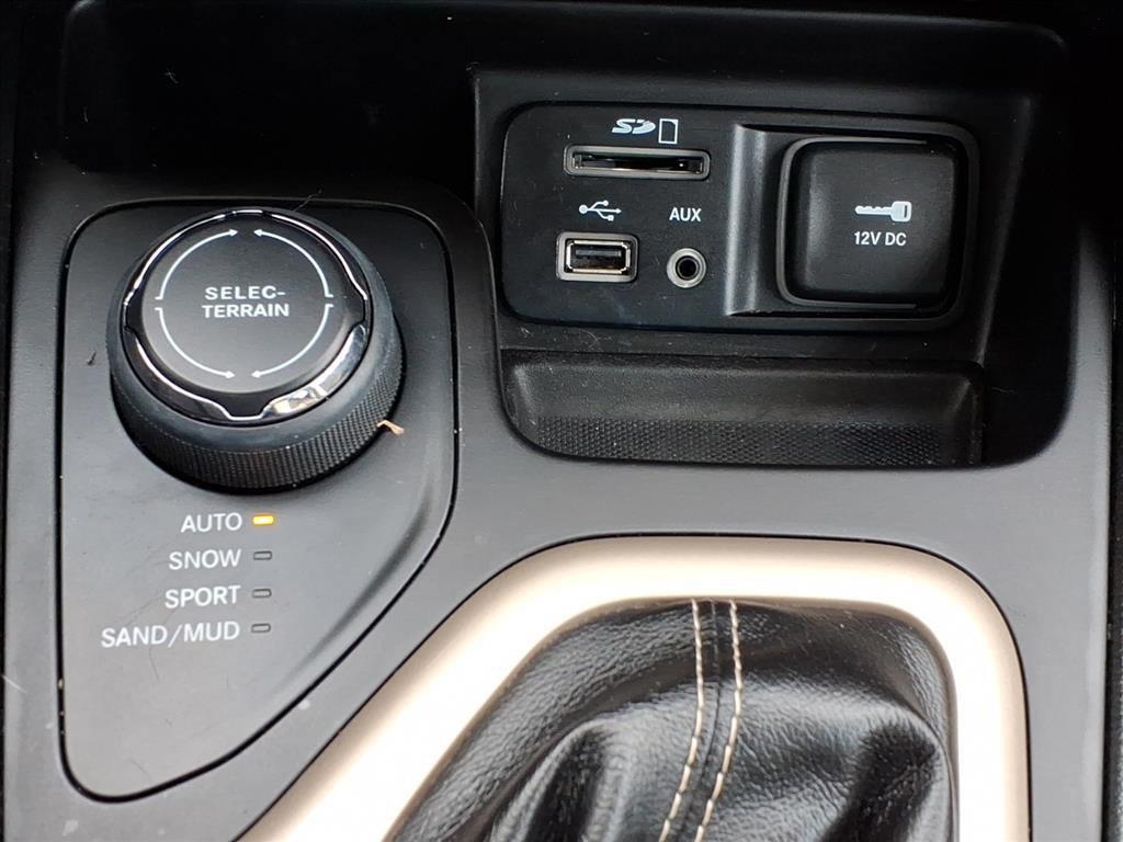 used 2014 Jeep Cherokee car, priced at $6,898