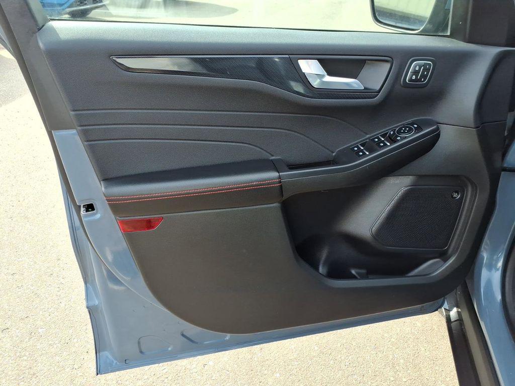 used 2023 Ford Escape car, priced at $24,998