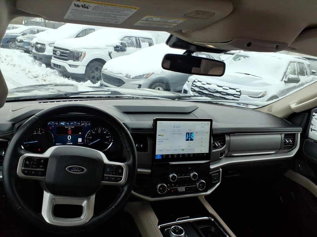 used 2022 Ford Expedition car, priced at $41,998