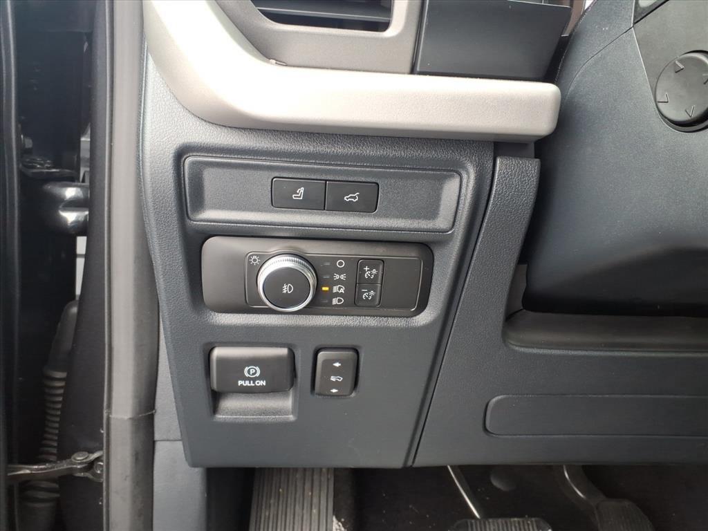 used 2022 Ford Expedition car, priced at $41,998