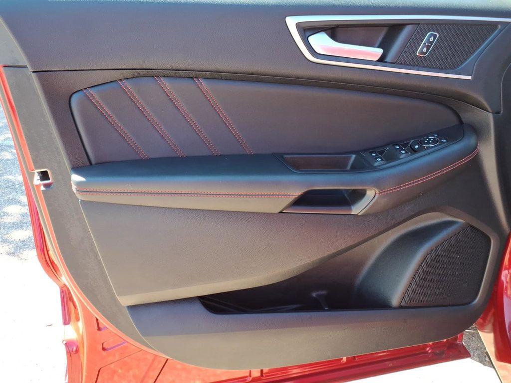 used 2024 Ford Edge car, priced at $29,998
