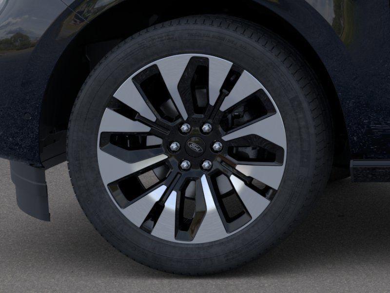 new 2026 Ford Expedition car, priced at $76,094