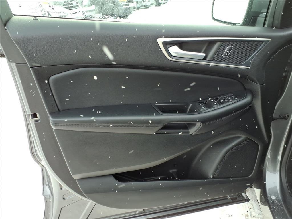 used 2022 Ford Edge car, priced at $25,798