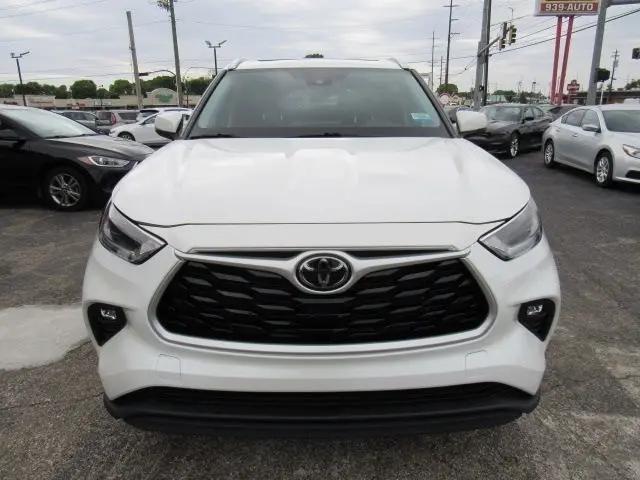 used 2021 Toyota Highlander car, priced at $26,900