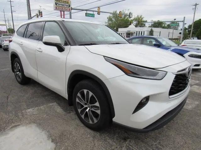 used 2021 Toyota Highlander car, priced at $26,900