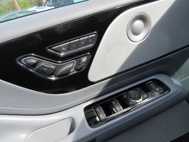 used 2020 Lincoln Aviator car, priced at $28,900