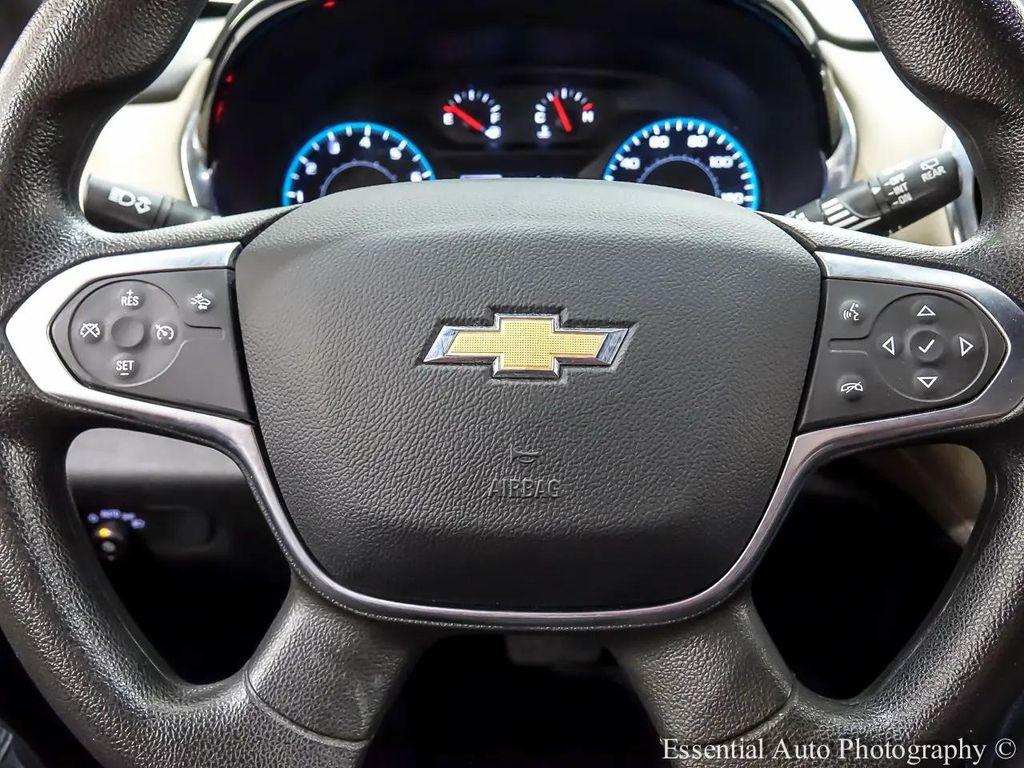 used 2023 Chevrolet Traverse car, priced at $25,995