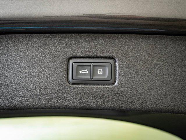 new 2026 Audi Q7 car, priced at $64,598