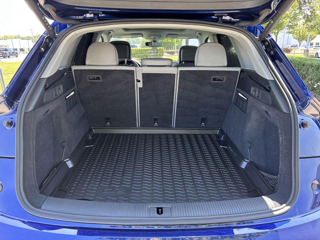 Audi Q5 view 34