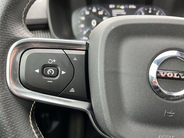 used 2021 Volvo XC40 car, priced at $25,999