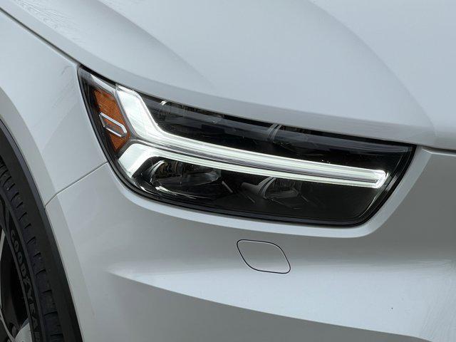used 2021 Volvo XC40 car, priced at $25,999