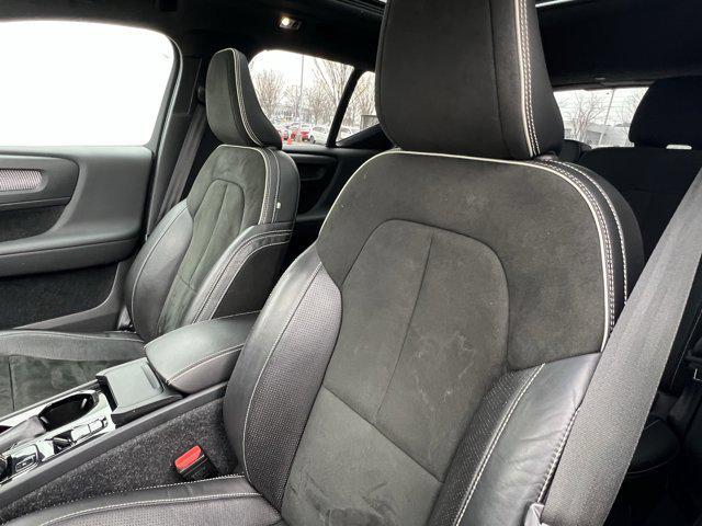 used 2021 Volvo XC40 car, priced at $25,999