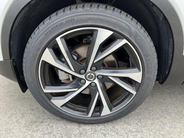 used 2021 Volvo XC40 car, priced at $25,999