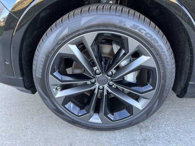 new 2026 Audi Q7 car, priced at $76,635