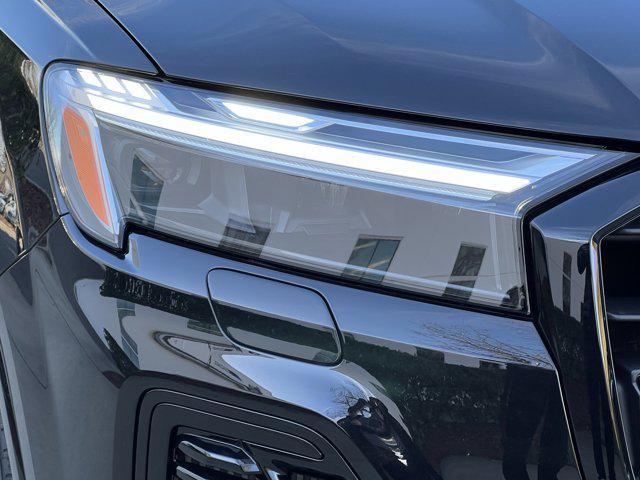 new 2026 Audi Q7 car, priced at $76,635