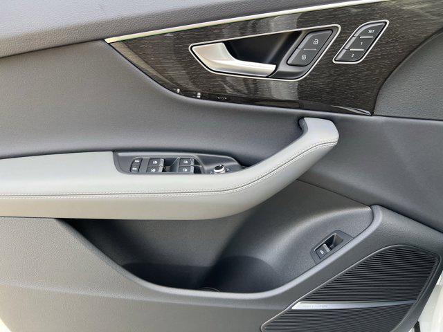 new 2026 Audi Q7 car, priced at $75,030