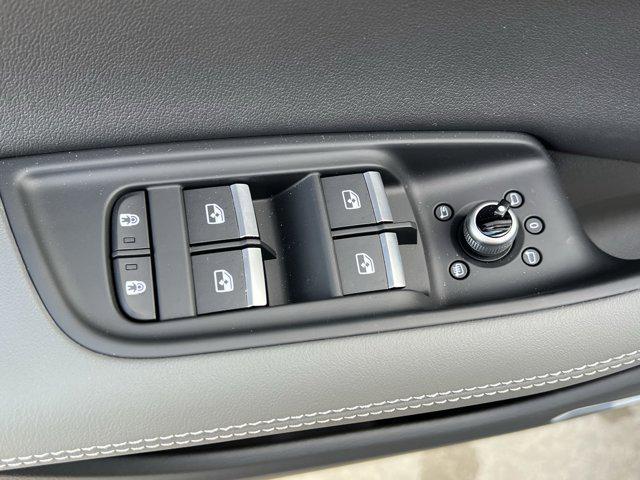 new 2026 Audi Q7 car, priced at $75,030