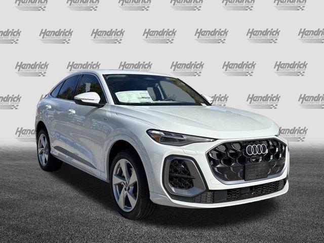 new 2025 Audi Q5 car, priced at $59,472
