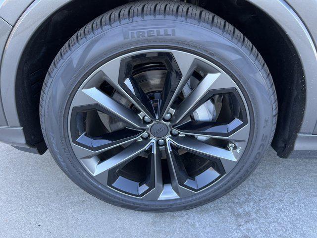 new 2026 Audi Q7 car, priced at $76,635