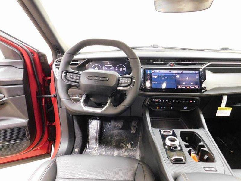 new 2026 Jeep Cherokee car, priced at $41,324