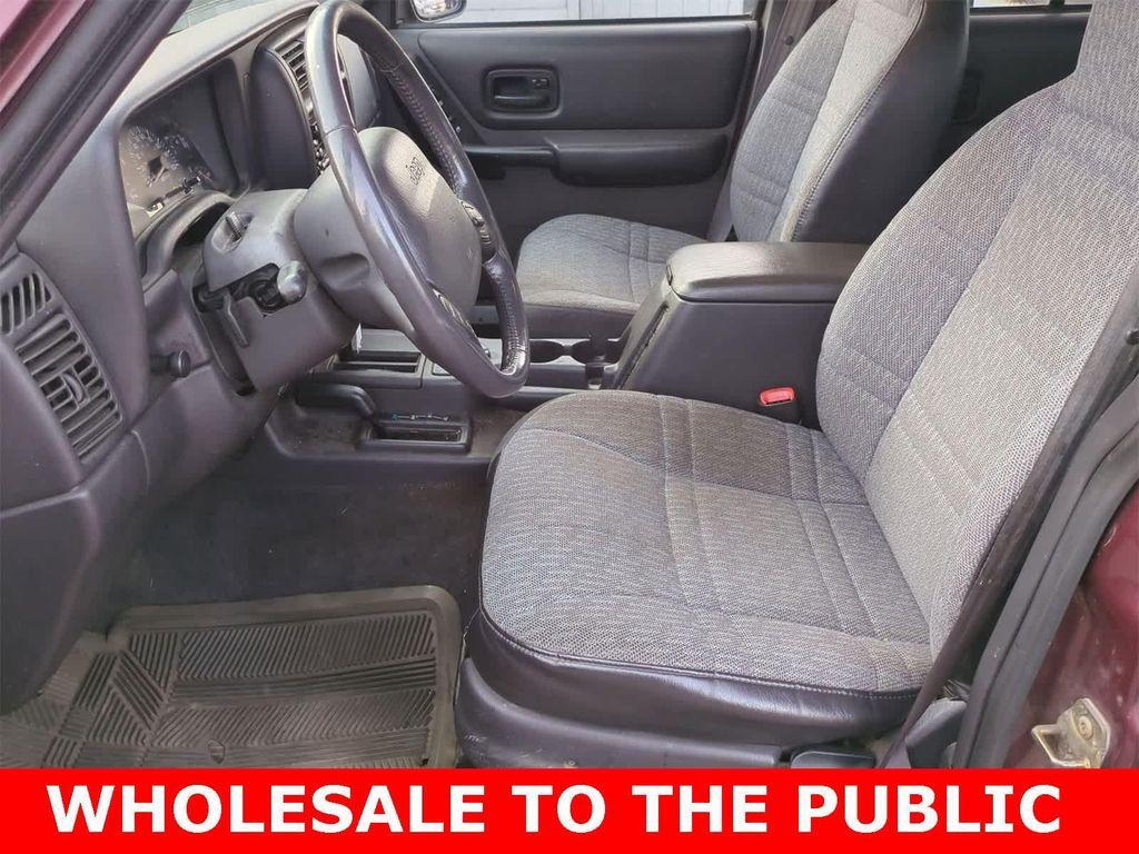 used 2001 Jeep Cherokee car, priced at $7,500