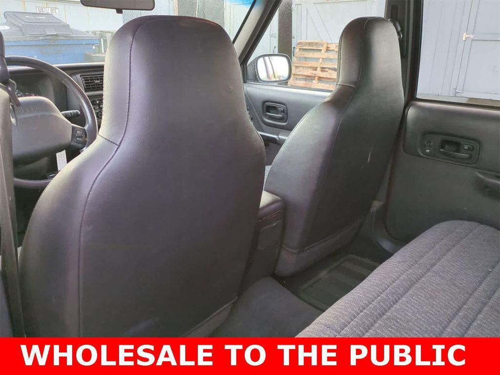 used 2001 Jeep Cherokee car, priced at $7,500