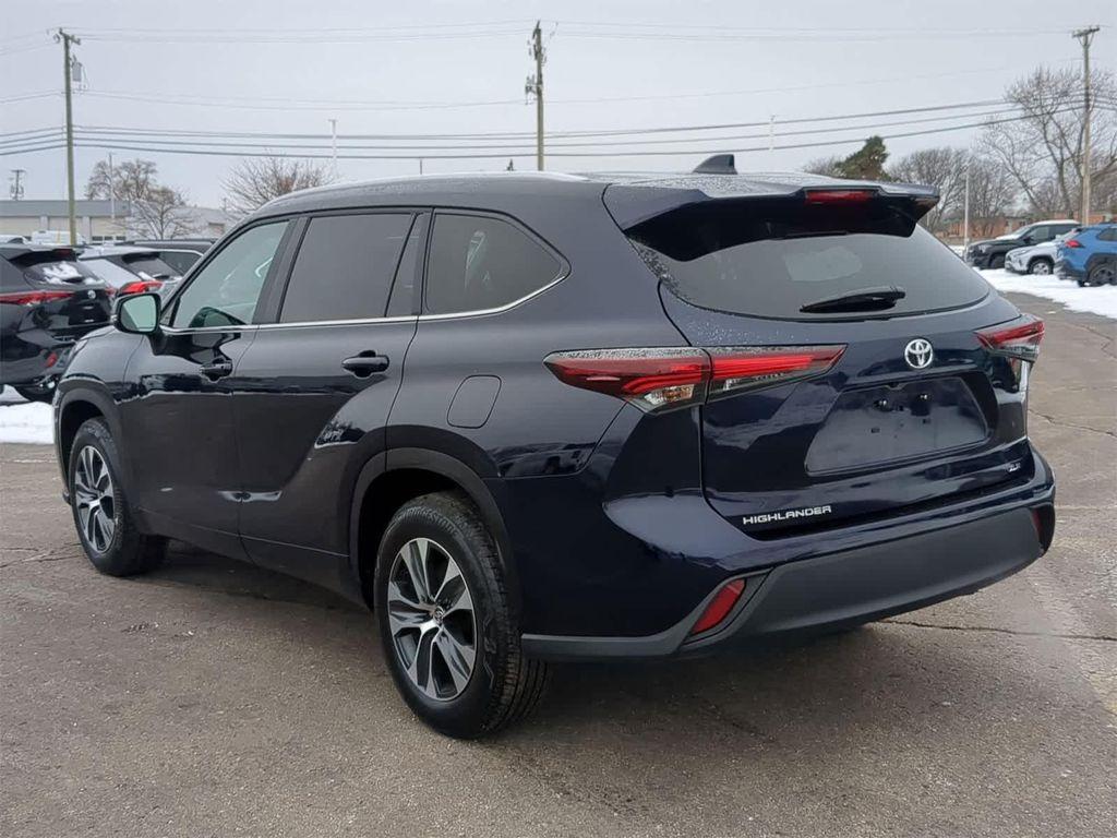 used 2025 Toyota Highlander car, priced at $40,000