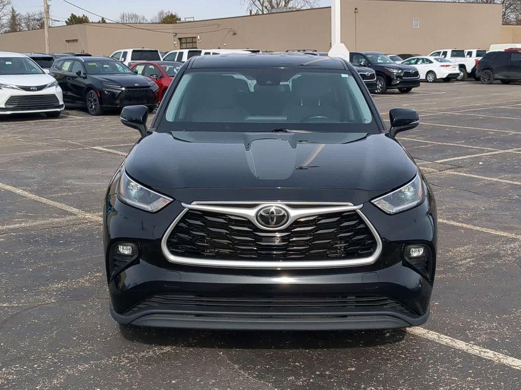 used 2021 Toyota Highlander car, priced at $15,900