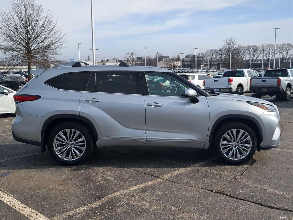 used 2023 Toyota Highlander Hybrid car, priced at $47,713