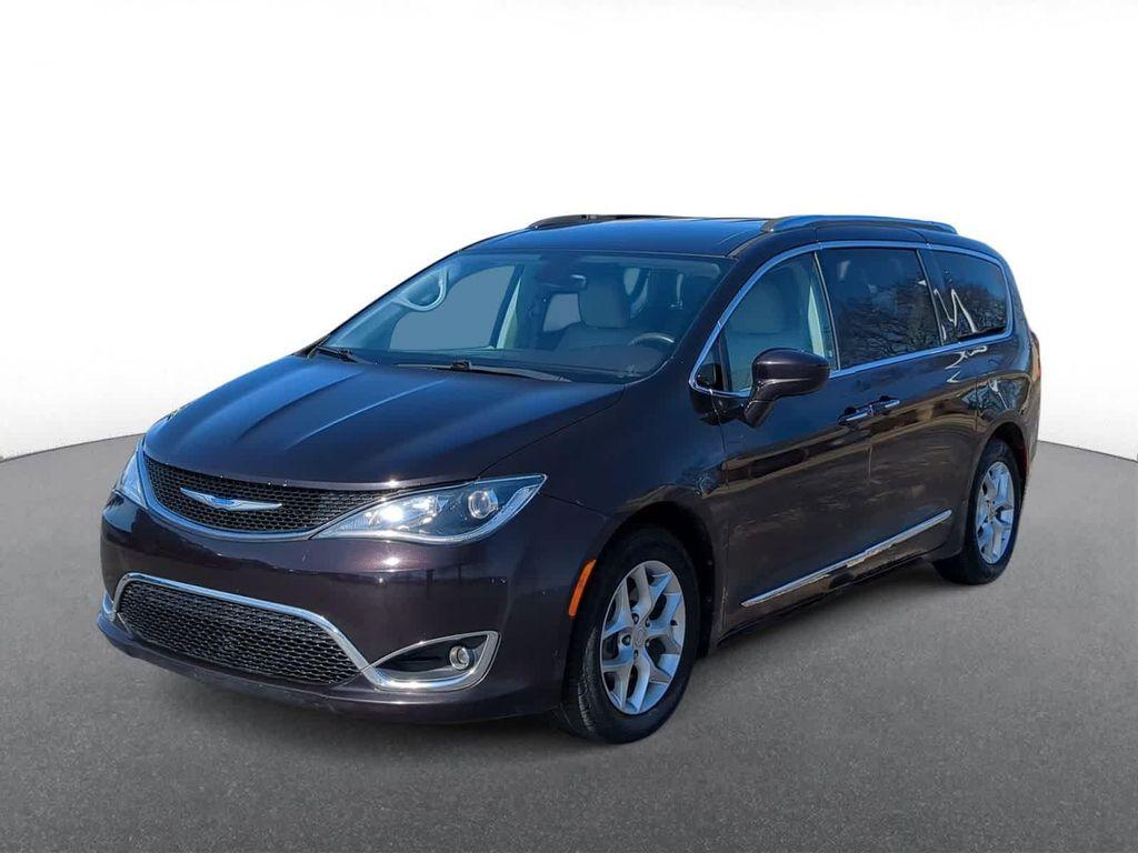 used 2018 Chrysler Pacifica car, priced at $11,500
