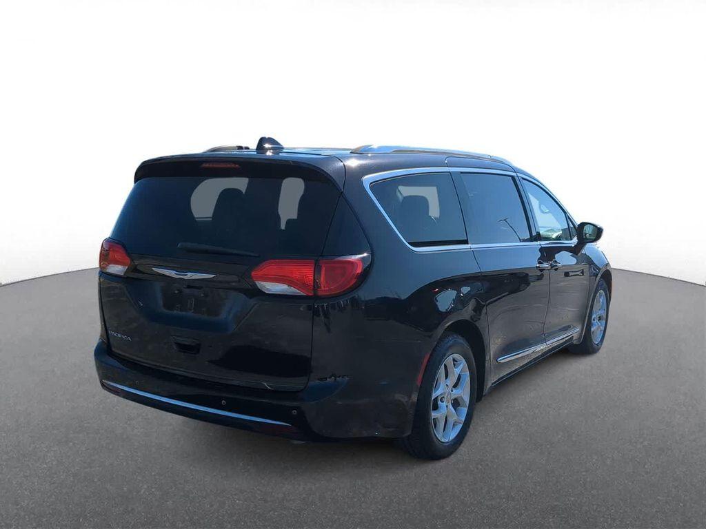 used 2018 Chrysler Pacifica car, priced at $11,500