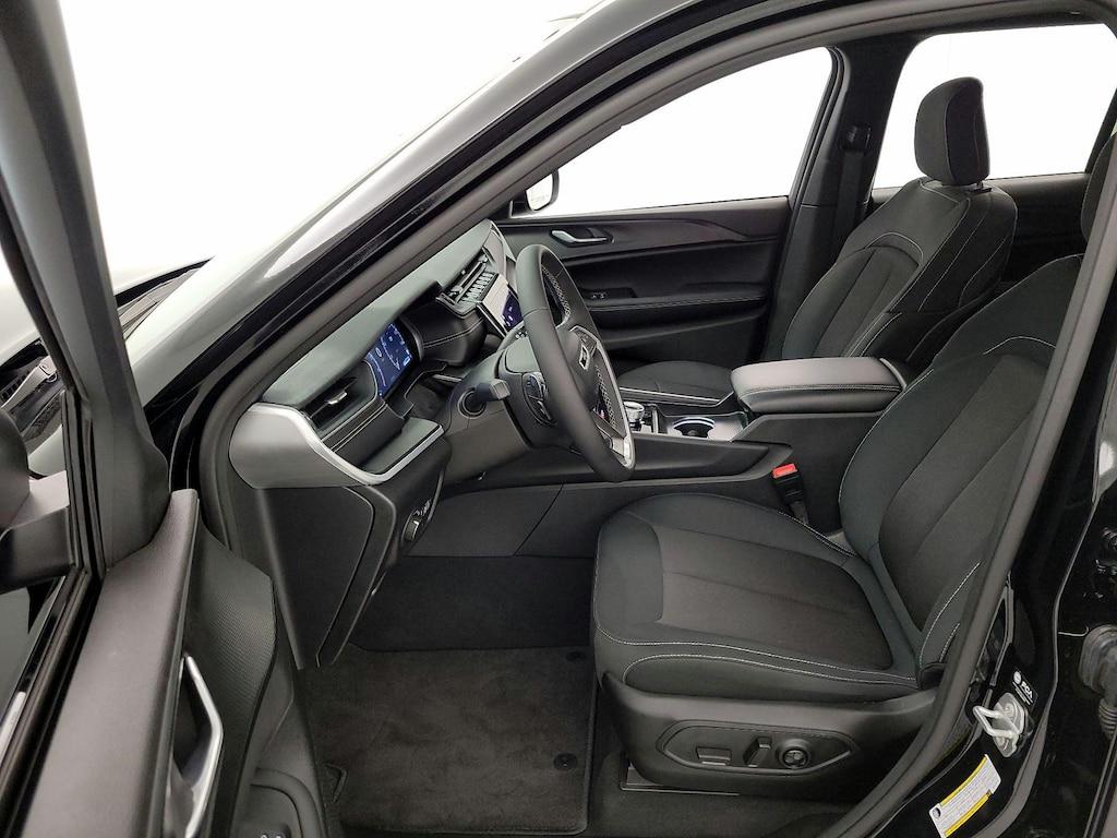 used 2025 Jeep Grand Cherokee car, priced at $33,998